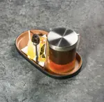 کلیه قیمت های درج شده در منو، قیمت نهایی قابل پرداخت بوده و مالیات بر ارزش افزوده 10٪ در آن لحاظ شده است.